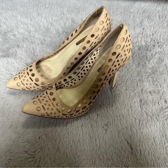 BCBGeneration Shoes Topaz Neutral Beige Stiletto Cutout Pumps Heels size 7.5M - Picture 6 of 7
